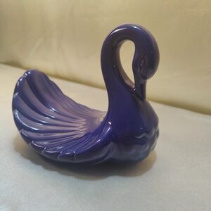 Elegant Purple Ceramic Swan Figurine Decor Or Towel Holder